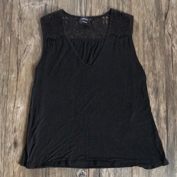 Cliche Couture Black Sleeveless V-neck Stretchy Top Lace-like Detailing - Picture 2 of 7